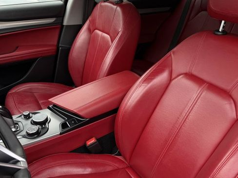 Used 2019 Alfa Romeo Stelvio Sport w/ Quick Order Package 22J Sport AWD/4WD image 29