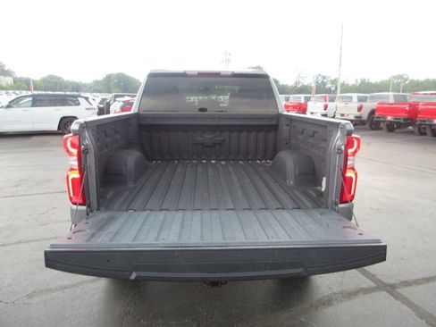 Used 2022 Chevrolet Silverado 1500 Custom w/ Safety Confidence Package AWD/4WD image 8
