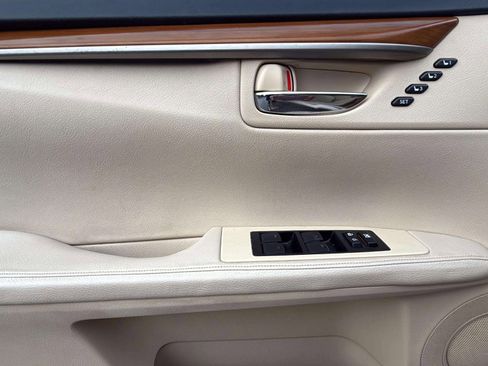 Used 2014 Lexus ES 300h image 35