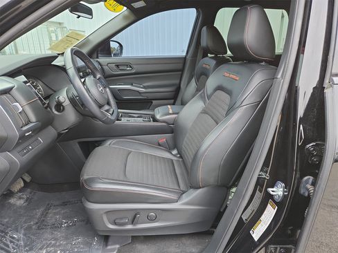 Certified 2023 Nissan Pathfinder Rock Creek image 10