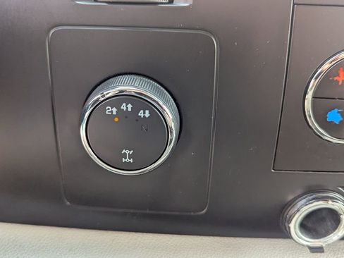 Used 2007 Chevrolet Silverado 2500 LT w/ 1LT Convenience Package image 12