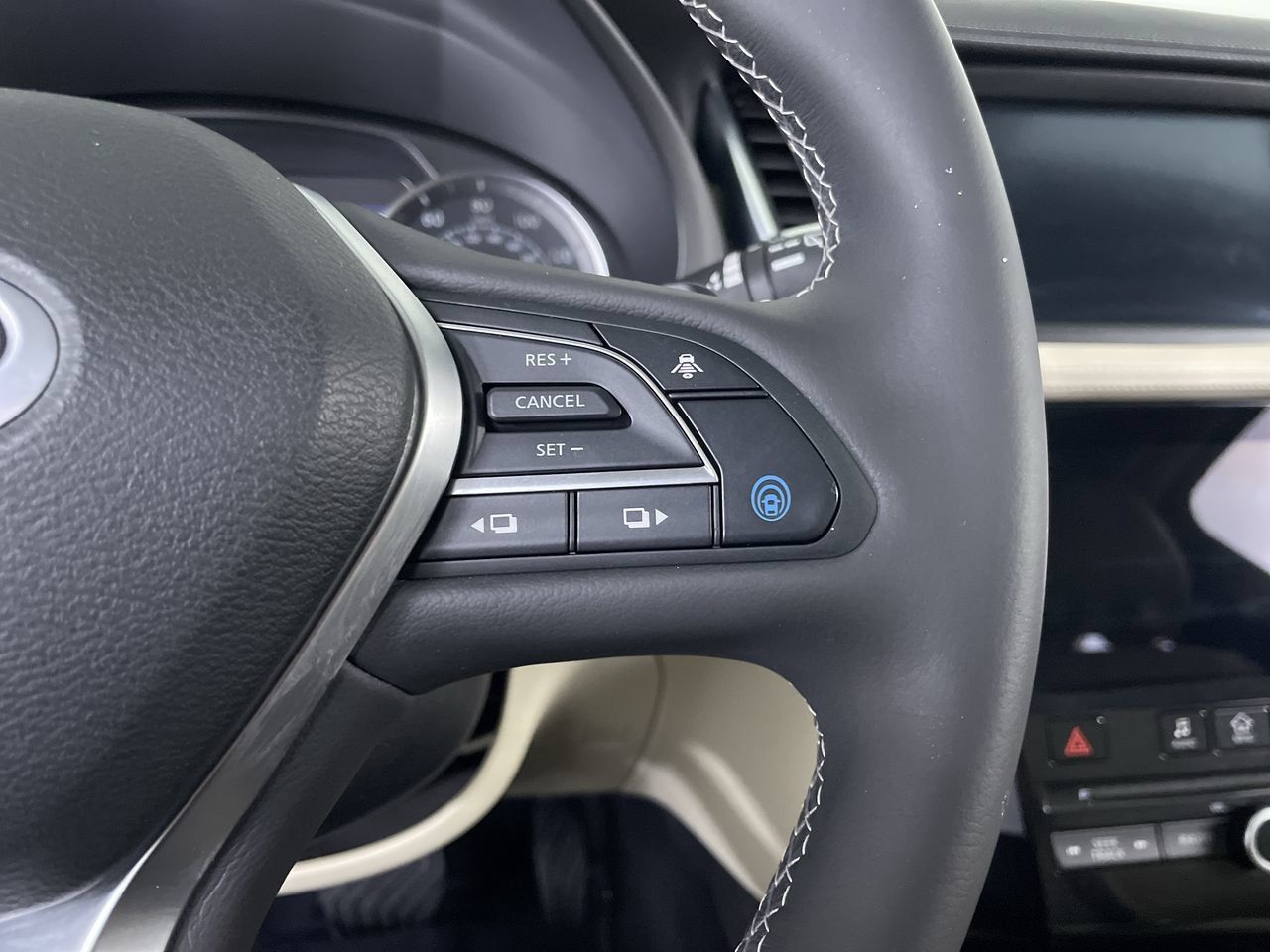 Used 2022 INFINITI QX50 Luxe AWD/4WD image 26
