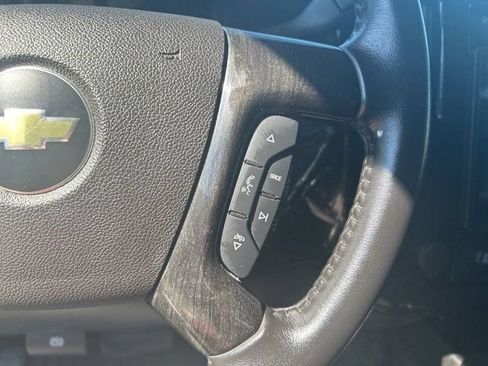 Used 2023 Chevrolet Express 2500 RWD image 18