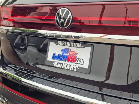 Used 2025 Volkswagen Atlas SE AWD/4WD image 17