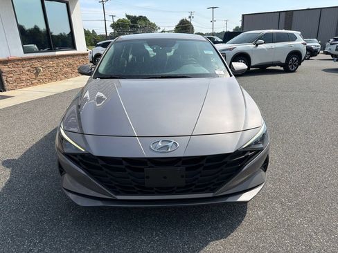 Used 2023 Hyundai Elantra SEL w/ Cargo Package FWD image 10