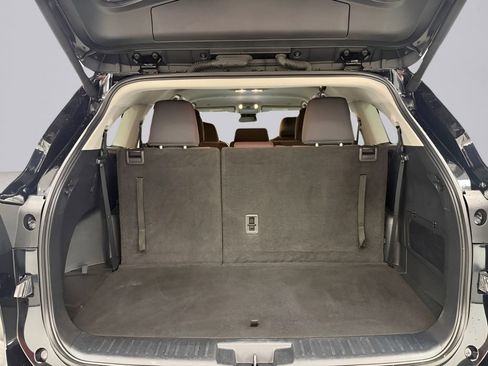 Used 2024 Toyota Highlander LE FWD image 30