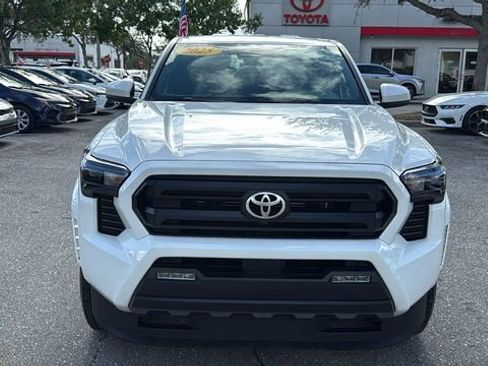 Used 2025 Toyota Tacoma SR5 image 2