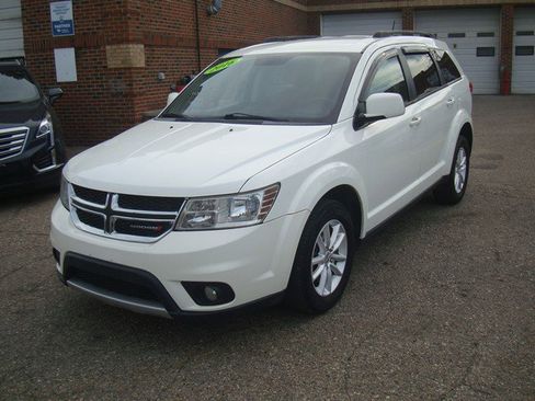 Used 2016 Dodge Journey SXT image 1