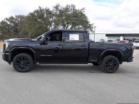 Used 2024 GMC Sierra 2500 AT4 w/ AT4 Premium Plus Package image 7