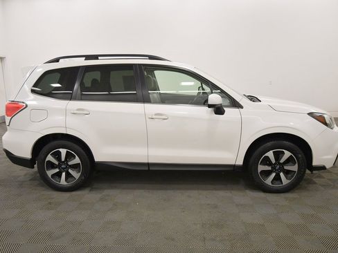 Used 2017 Subaru Forester 2.5i Limited image 9