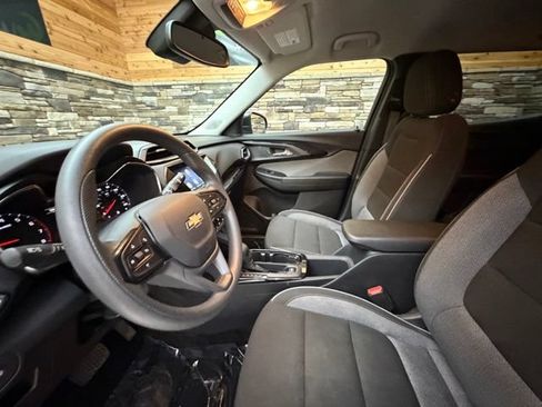 Used 2023 Chevrolet TrailBlazer LT w/ Convenience Package FWD image 13