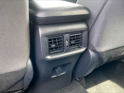 Used 2024 Toyota RAV4 LE AWD/4WD image 4