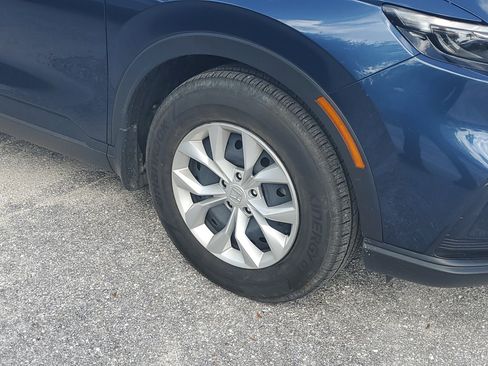 Used 2025 Honda CR-V LX image 2