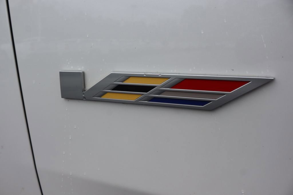 Used 2024 Cadillac Escalade ESV V AWD/4WD image 4