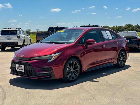 Used 2025 Toyota Corolla SE FWD image 7
