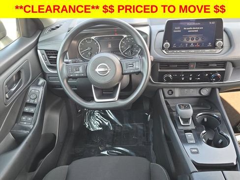 Used 2024 Nissan Rogue S FWD image 18