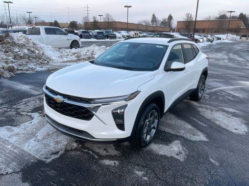 New 2026 Chevrolet Trax LT w/ LT Convenience Package image 3
