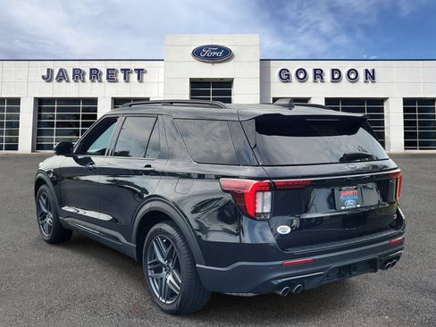 Used 2025 Ford Explorer ST RWD image 3