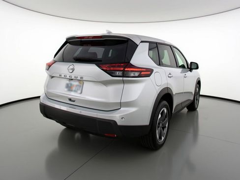 Used 2025 Nissan Rogue SV FWD image 7