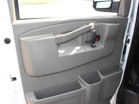 Used 2021 Chevrolet Express 2500 RWD image 23