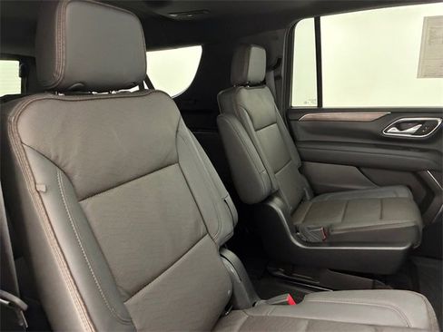 Used 2024 Chevrolet Suburban High Country w/ Premium Package image 16