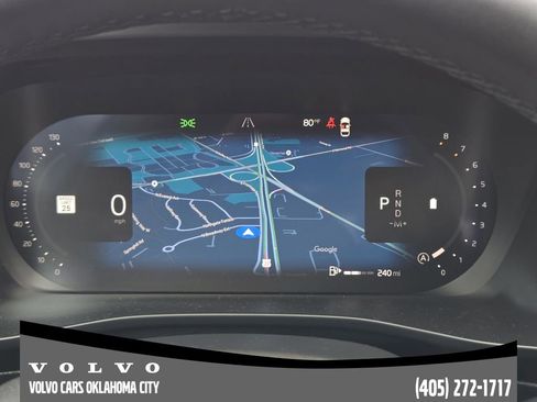 Certified 2025 Volvo XC40 B5 Core AWD/4WD image 12