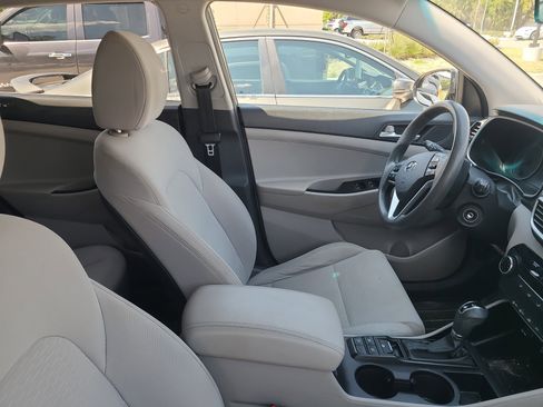 Used 2019 Hyundai Tucson SE image 9
