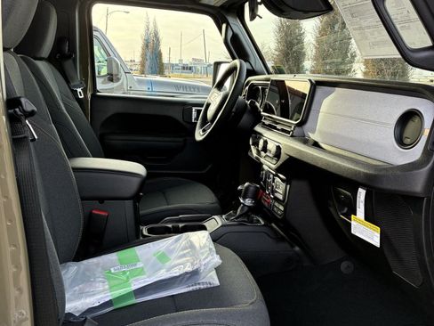 New 2026 Jeep Gladiator Willys image 11