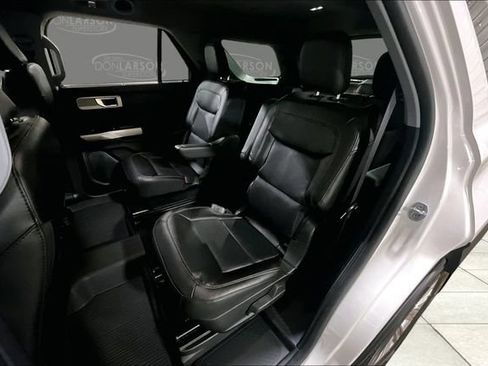 Used 2022 Ford Explorer Limited w/ Equipment Group 301A AWD/4WD image 14
