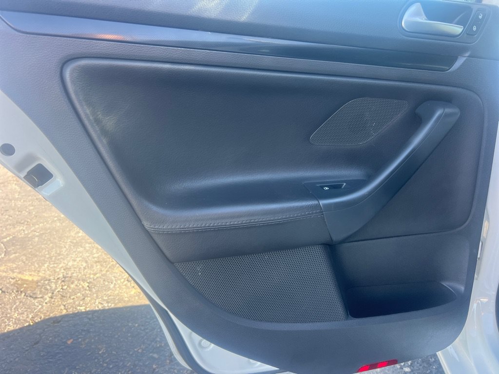 Used 2013 Volkswagen Jetta TDI FWD image 12