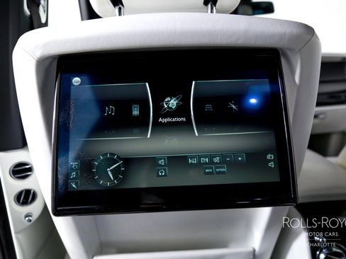 Used 2021 Rolls-Royce Cullinan Black Badge AWD/4WD image 20