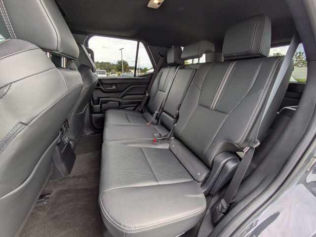 Used 2025 Toyota 4Runner Limited AWD/4WD image 14