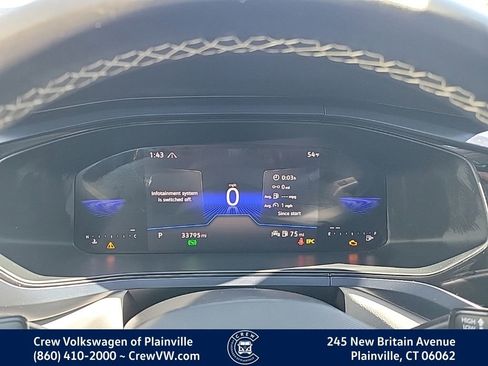 Used 2023 Volkswagen Taos SE w/ Panoramic Sunroof Package image 4