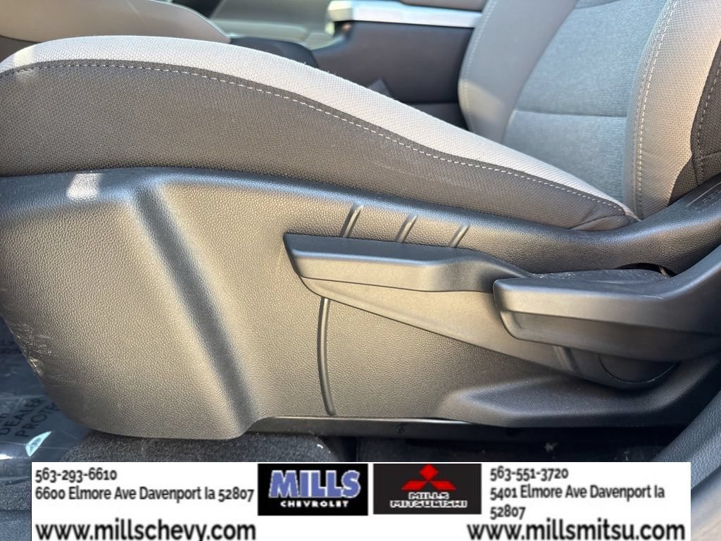 Used 2025 GMC Terrain Elevation w/ Technology Package II AWD/4WD image 11