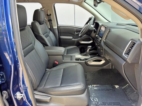 Used 2023 Nissan Frontier SV w/ SV Premium Package RWD image 15