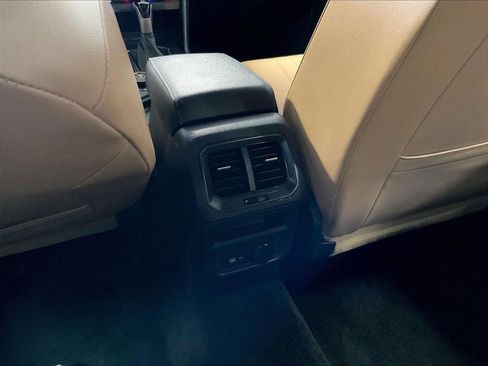 Used 2023 Volkswagen Tiguan SE AWD/4WD image 28