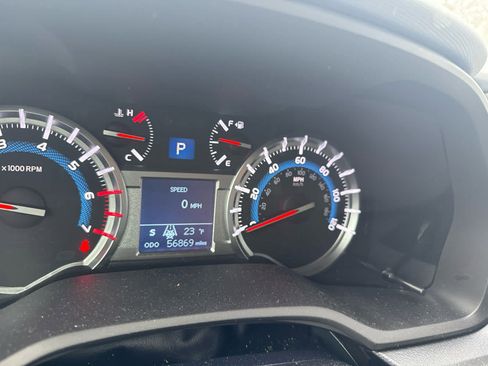 Used 2018 Toyota 4Runner SR5 Premium image 10