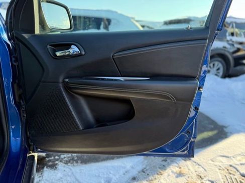 Used 2015 Dodge Journey Crossroad w/ Flexible Seating Group image 18