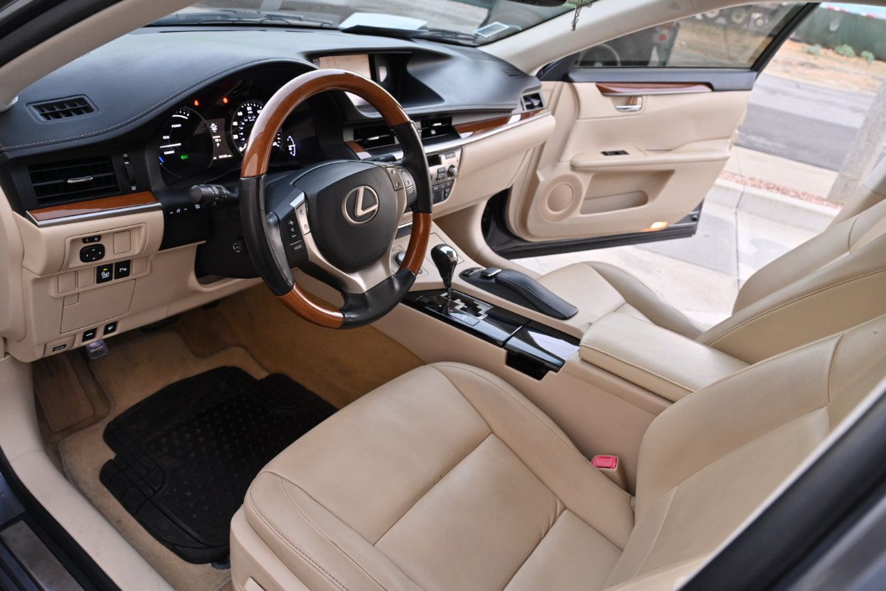 Used 2013 Lexus ES 300h w/ Premium Pkg FWD image 10