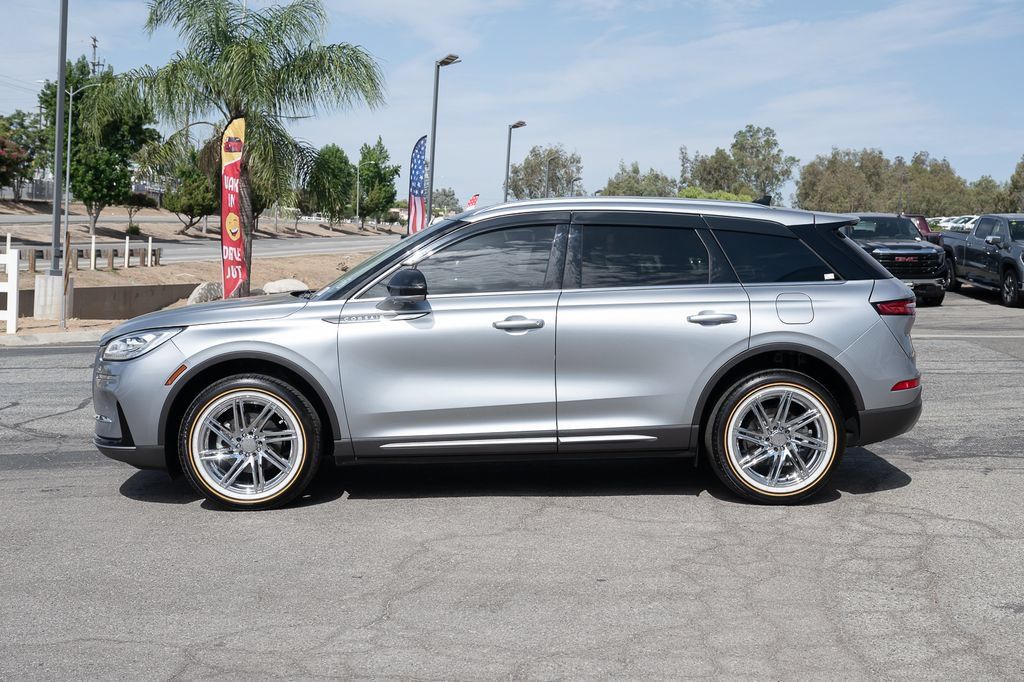 Used 2024 Lincoln Corsair Reserve w/ Equipment Group 201A FWD image 8