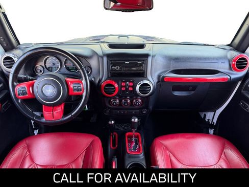 Used 2016 Jeep Wrangler Unlimited Rubicon w/ Connectivity Group AWD/4WD image 12