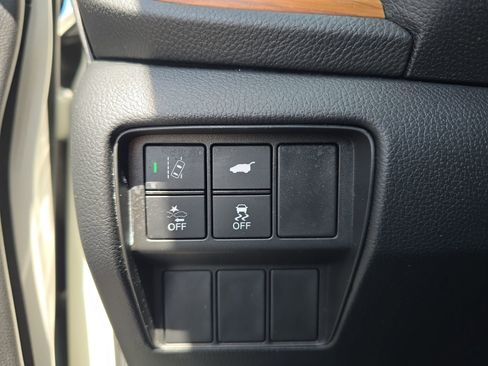 Used 2018 Honda CR-V Touring image 21