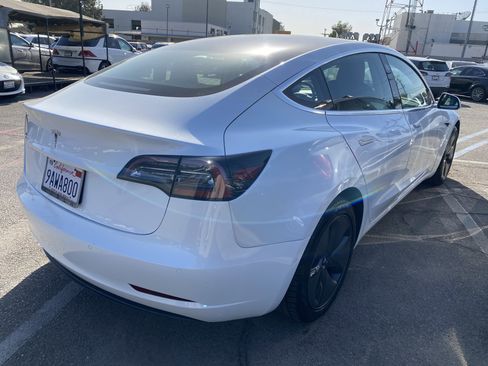 Used 2019 Tesla Model 3 Standard Range Plus image 5