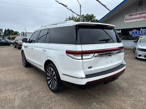 Used 2023 Lincoln Navigator Reserve AWD/4WD image 3