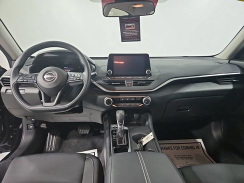Certified 2025 Nissan Altima 2.5 S FWD image 19