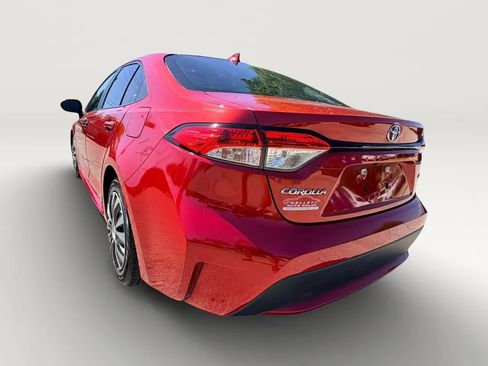 Used 2020 Toyota Corolla LE FWD image 5