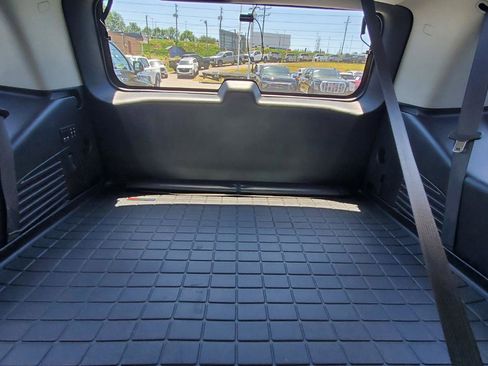 Used 2018 Chevrolet Tahoe LT w/ Luxury Package AWD/4WD image 7