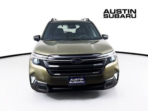 Certified 2025 Subaru Forester Limited image 3