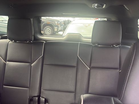 Used 2022 Cadillac Escalade ESV Premium Luxury AWD/4WD image 29