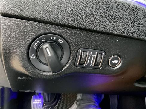 Used 2022 Dodge Charger SXT w/ Leather Interior Group RWD image 32